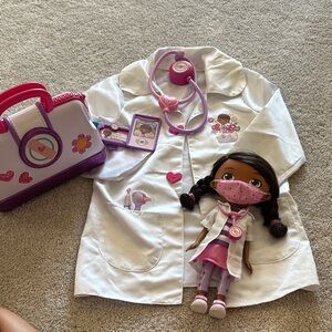 Doc McStuffins Set with Doll - White and Pink